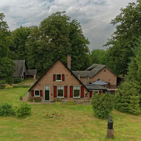 Holiday home Koetshuis De Lange Hut Arnhem
