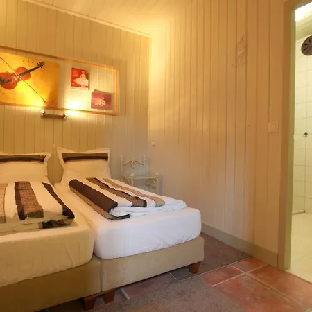 Holiday home Koetshuis De Lange Hut Arnhem